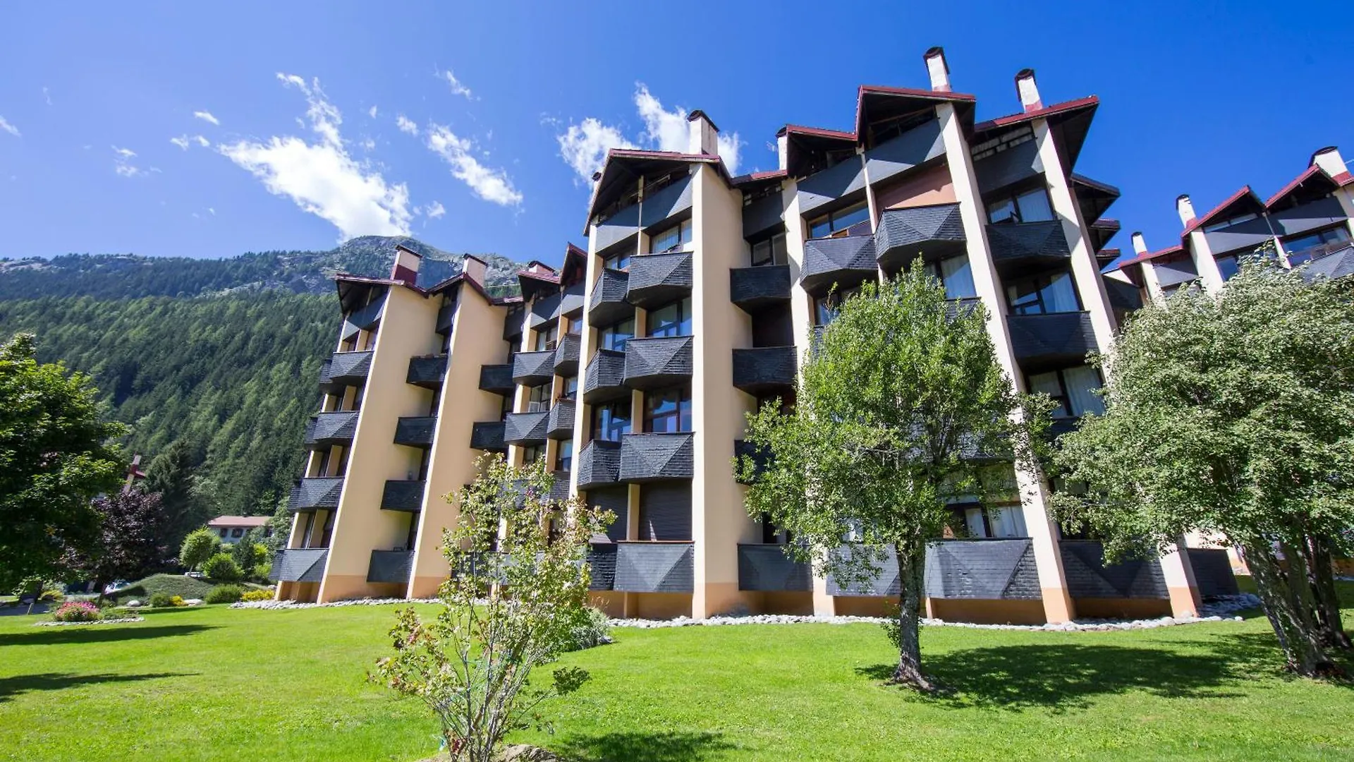 Residence Grand Roc - Bruyeres 104 - Happy Rentals Chamonix Apartment